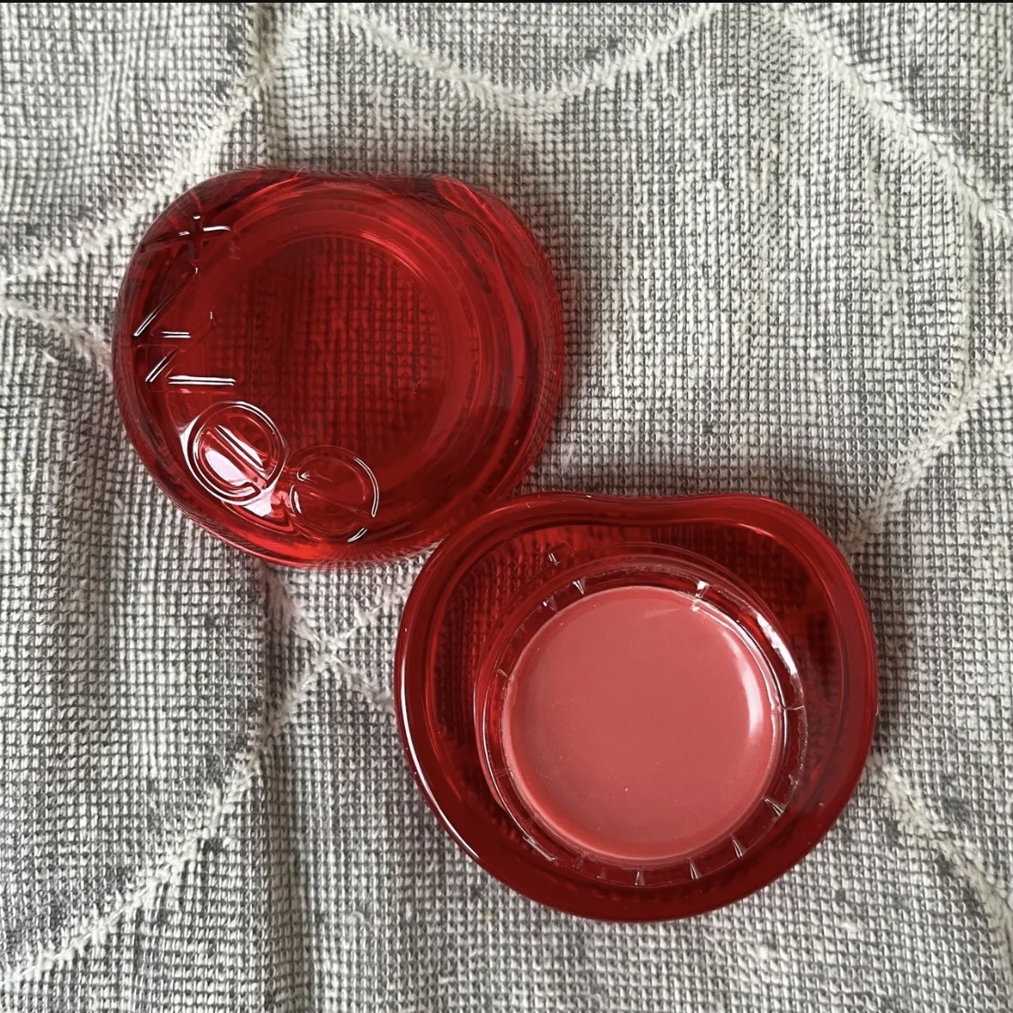 フィー リップアンドチーク グローイジェリーポット JC02 メロウマンゴー/fwee/リップグロスを使ったクチコミ（3枚目）