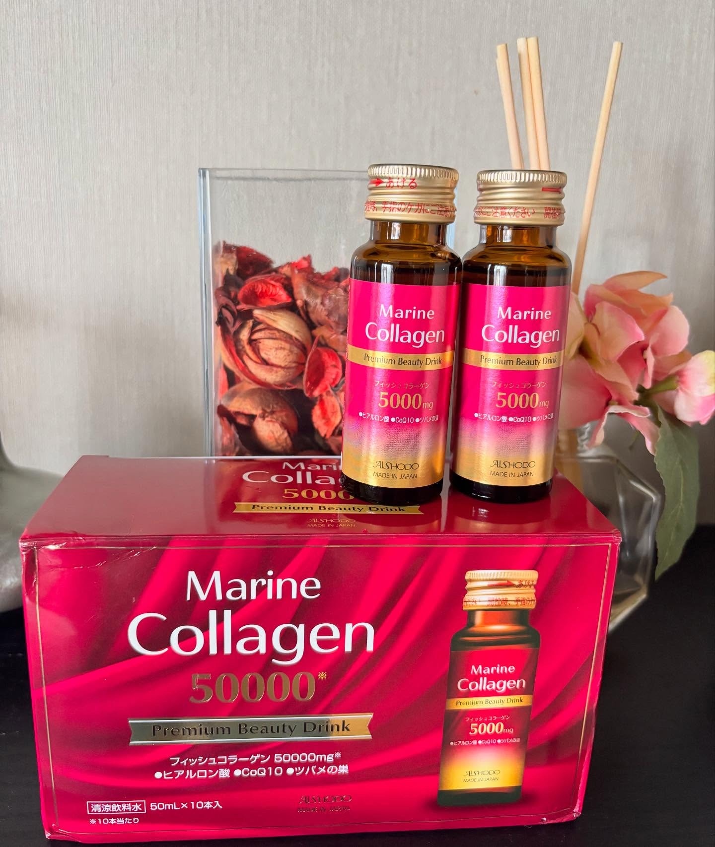 フィッシュコラーゲン50,000mg配合！

愛粧堂のマリンコラーゲンプレミアム ビューティー ドリンク いちご味🍓

動物由来のコラーゲンに比べて脂肪が少なく、体内への吸収性に優れている魚由来のフィッシュコラーゲンが1本に5,000mg