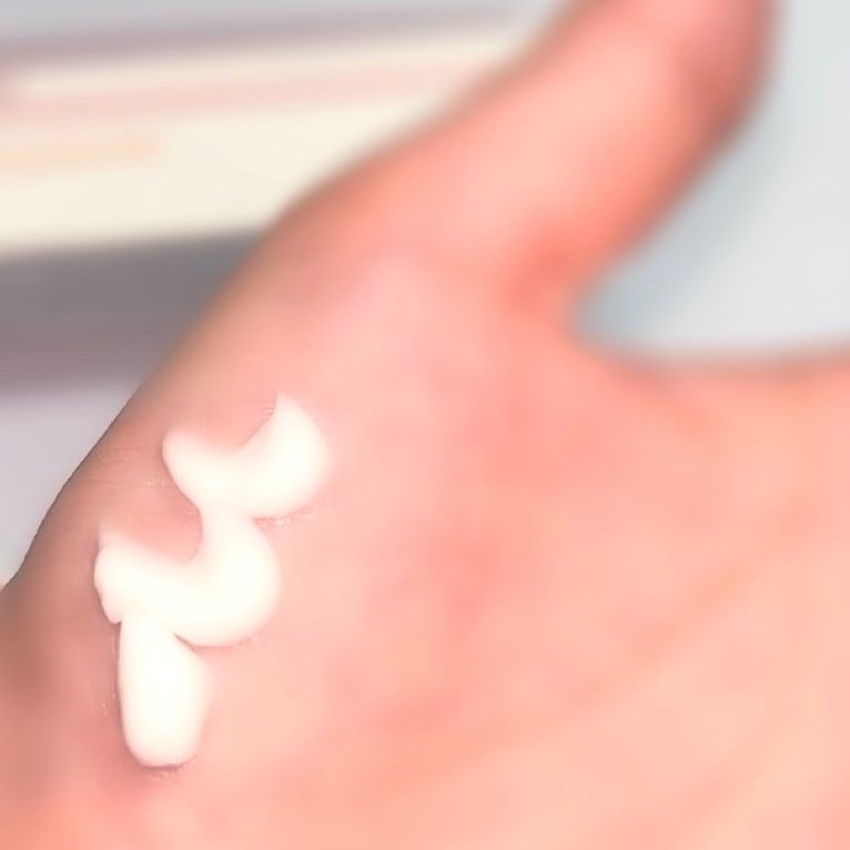 マデカクリームタイムリバース/センテリアン24/フェイスクリームを使ったクチコミ（2枚目）