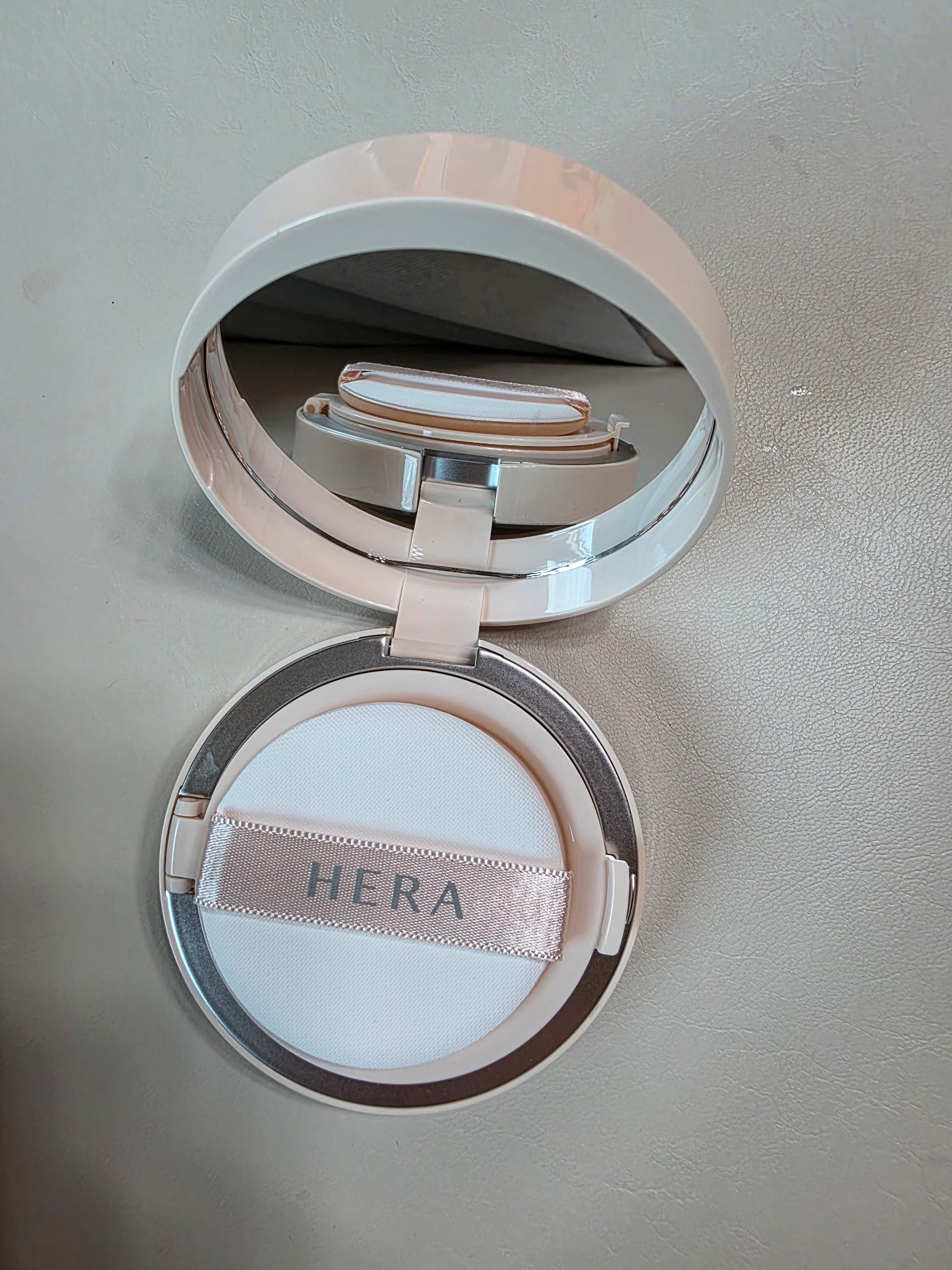 リフレクション スキン グロウ クッション ファンデーション/HERA/クッションファンデーションを使ったクチコミ（2枚目）