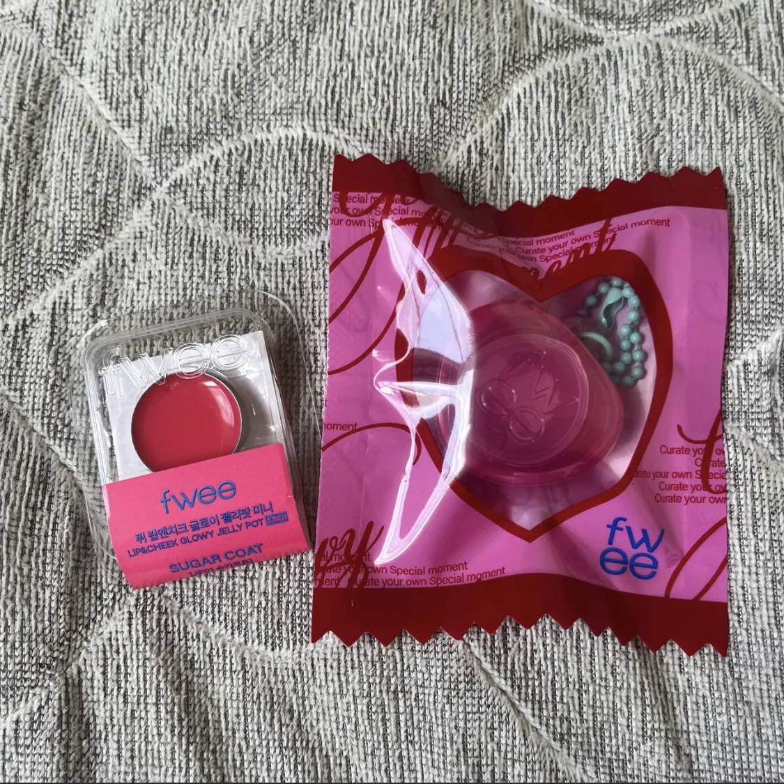 フィー リップアンドチーク グローイジェリーポット JP01 シュガーコート/fwee/リップグロスを使ったクチコミ（2枚目）