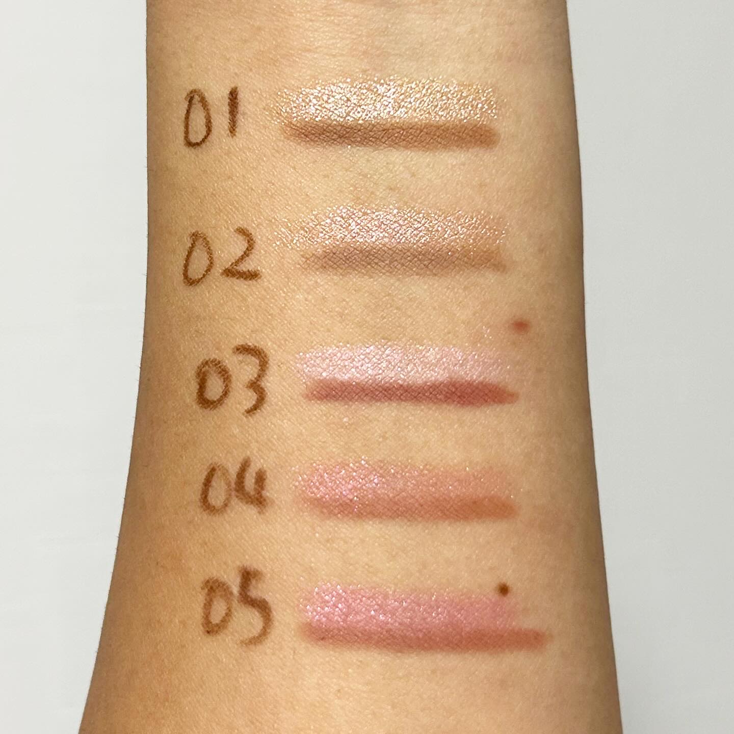 カラープレイデュアルライナー/2aN/スティックアイシャドウを使ったクチコミ（3枚目）