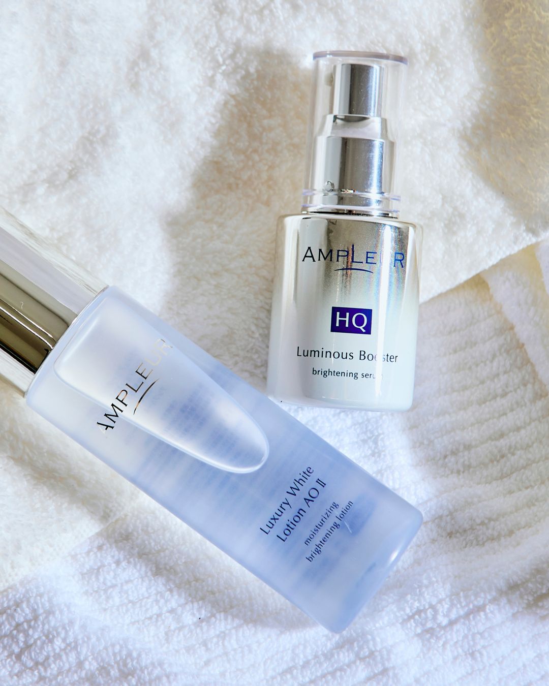 紫外線ダメージを受けた夏肌には、保湿の前にひと工夫。

化粧水の前にルミナスHQブースターをなじませて肌をやわらげ、
後から使うローションAO IIのうるおいが角質層まで届きやすい状態に整えます。

スキンケアの最初のステップでうるおい感を