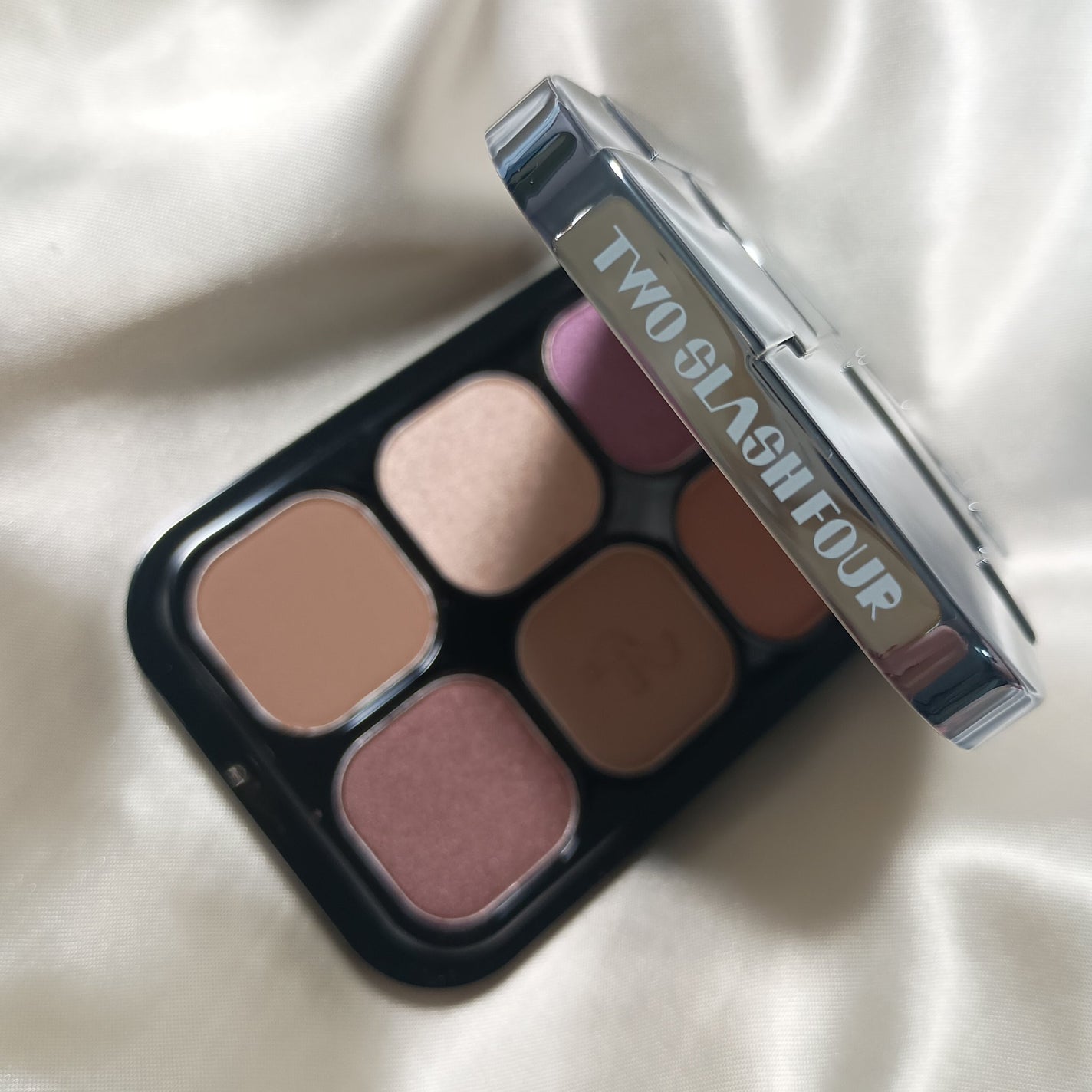 オッドバランスアイパレット/TWO SLASH FOUR/アイシャドウパレットを使ったクチコミ(4枚目)