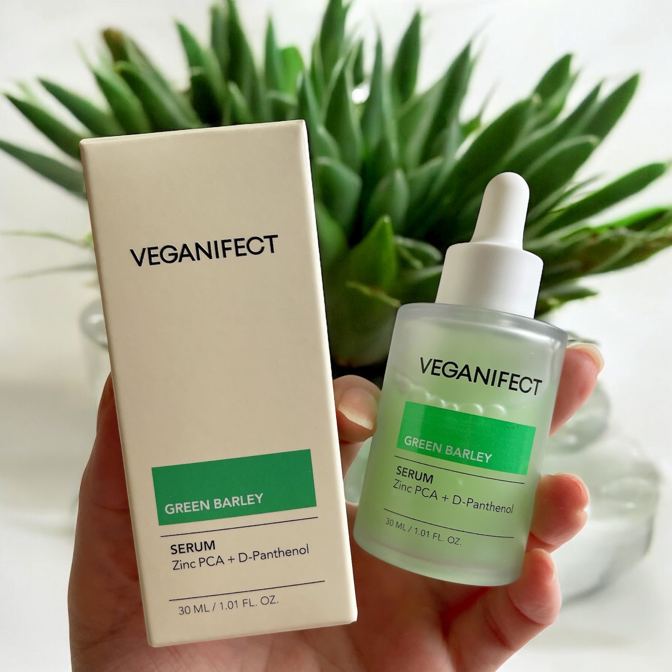 この時期に毎日トロトロ、こっくりしたテクスチャーの物は使いたくない私。

でも、なんでか分からないけど、いつも乾燥しやすい場所がベタ付いたり…普段なんでもない場所がカサ付いたり…

なんだろうな…🤔💭って思ってたら夏って皮脂が爆発しやす