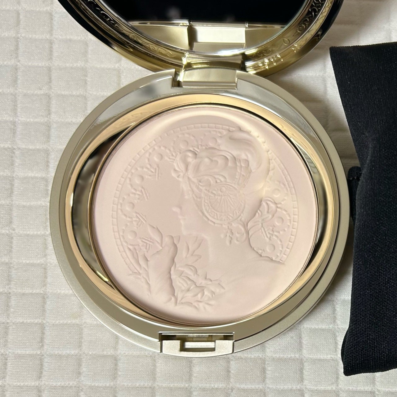 フェースアップパウダー2025/ミラノコレクション/プレストパウダーを使ったクチコミ(3枚目)