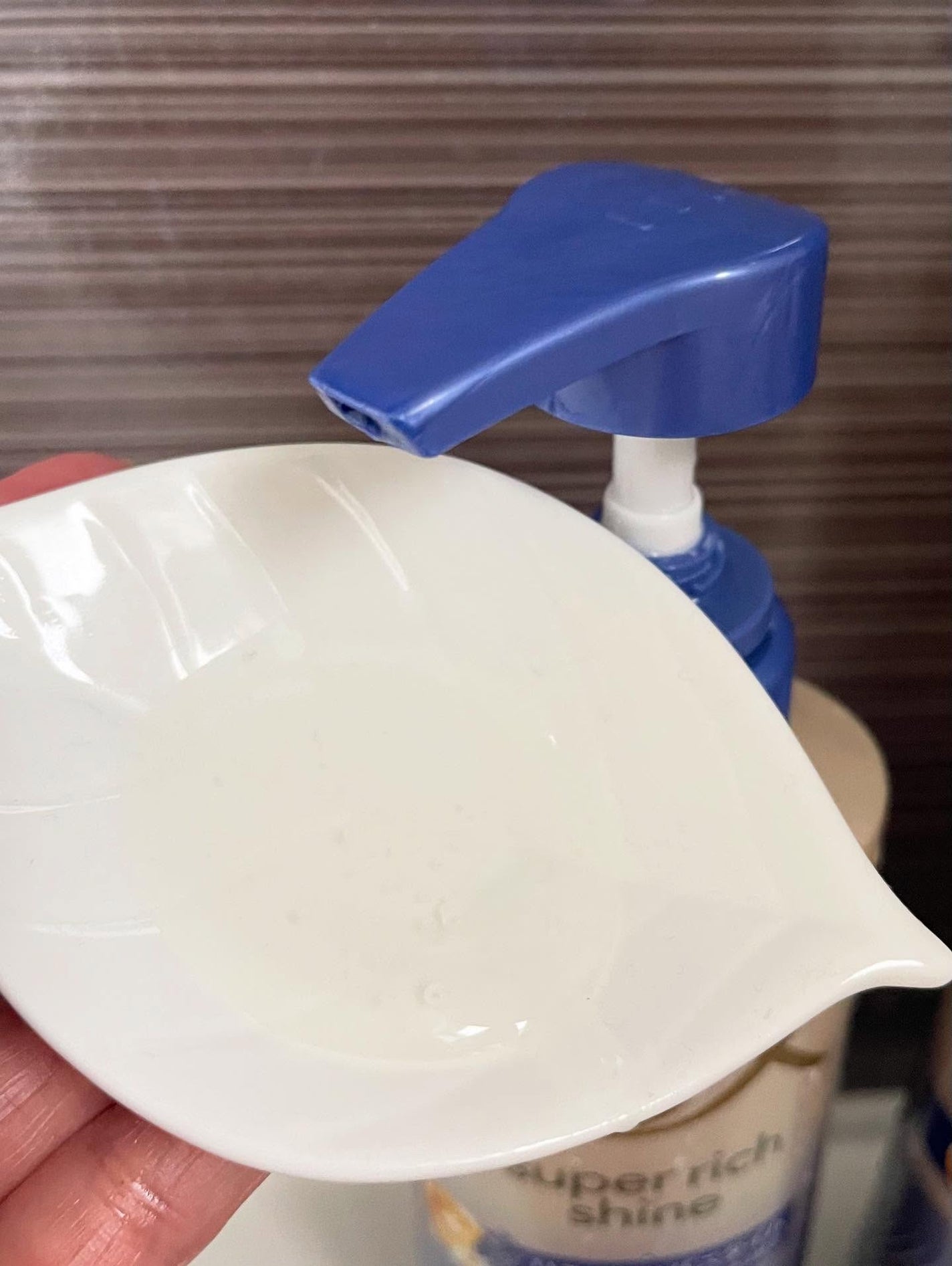 ラックス スーパーリッチシャイン リラックスナイトケア シャンプー/コンディショナー/LUX/市販シャンプーを使ったクチコミ(3枚目)