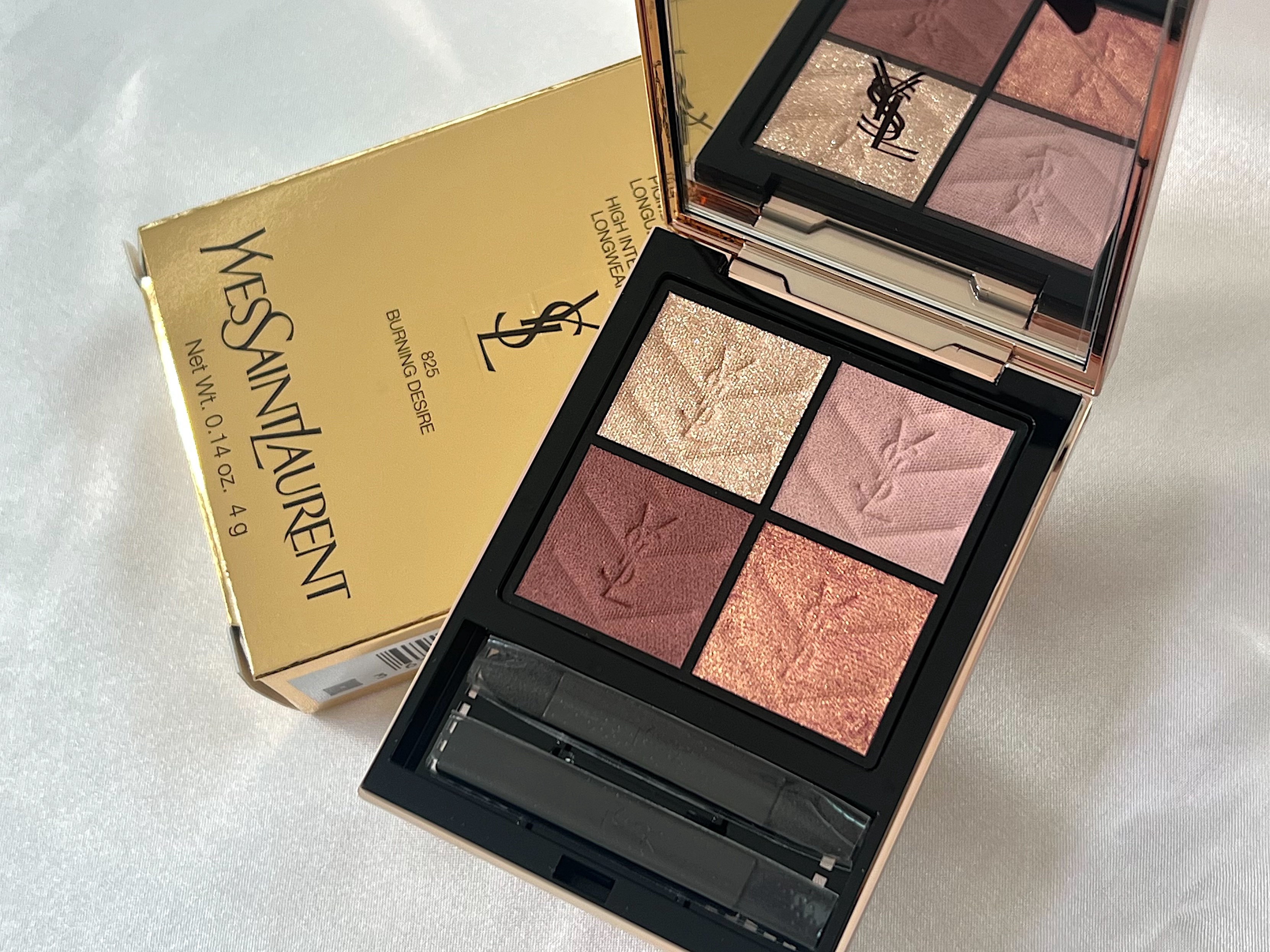 YSLの限定アイシャドウ🩰

--------------------------------------
☑︎YSL クチュール ミニ クラッチ
825 BURNING DESIRE
--------------------------