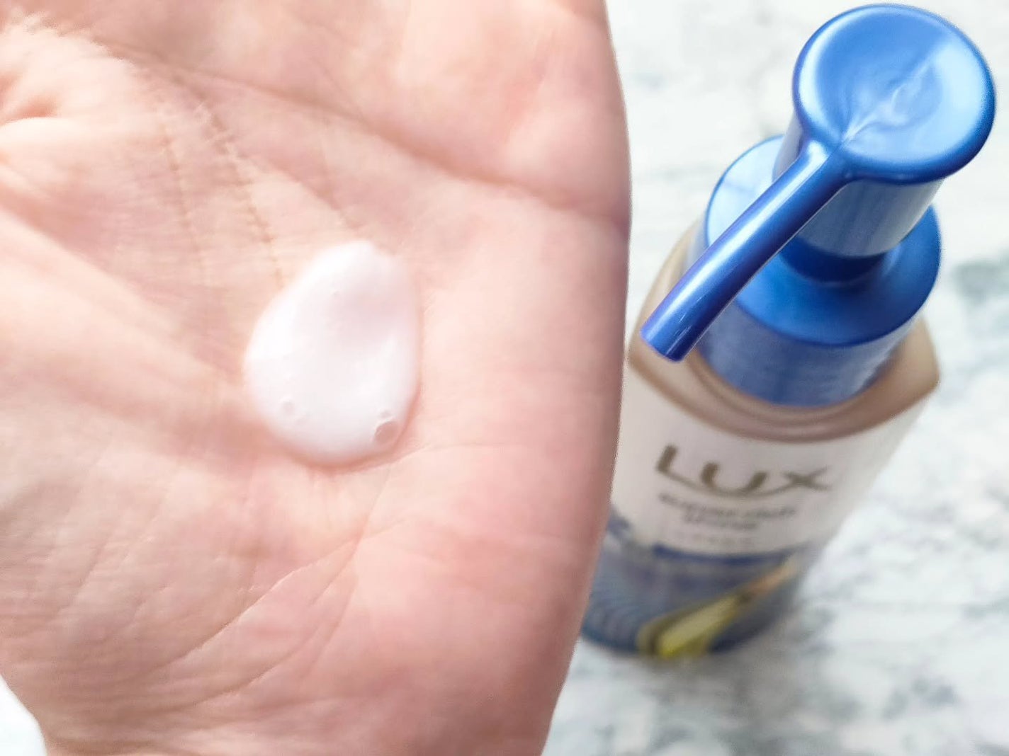 ラックス スーパーリッチシャイン リラックスナイトケア まとまりヘアミルク/LUX/ヘアミルクを使ったクチコミ(2枚目)