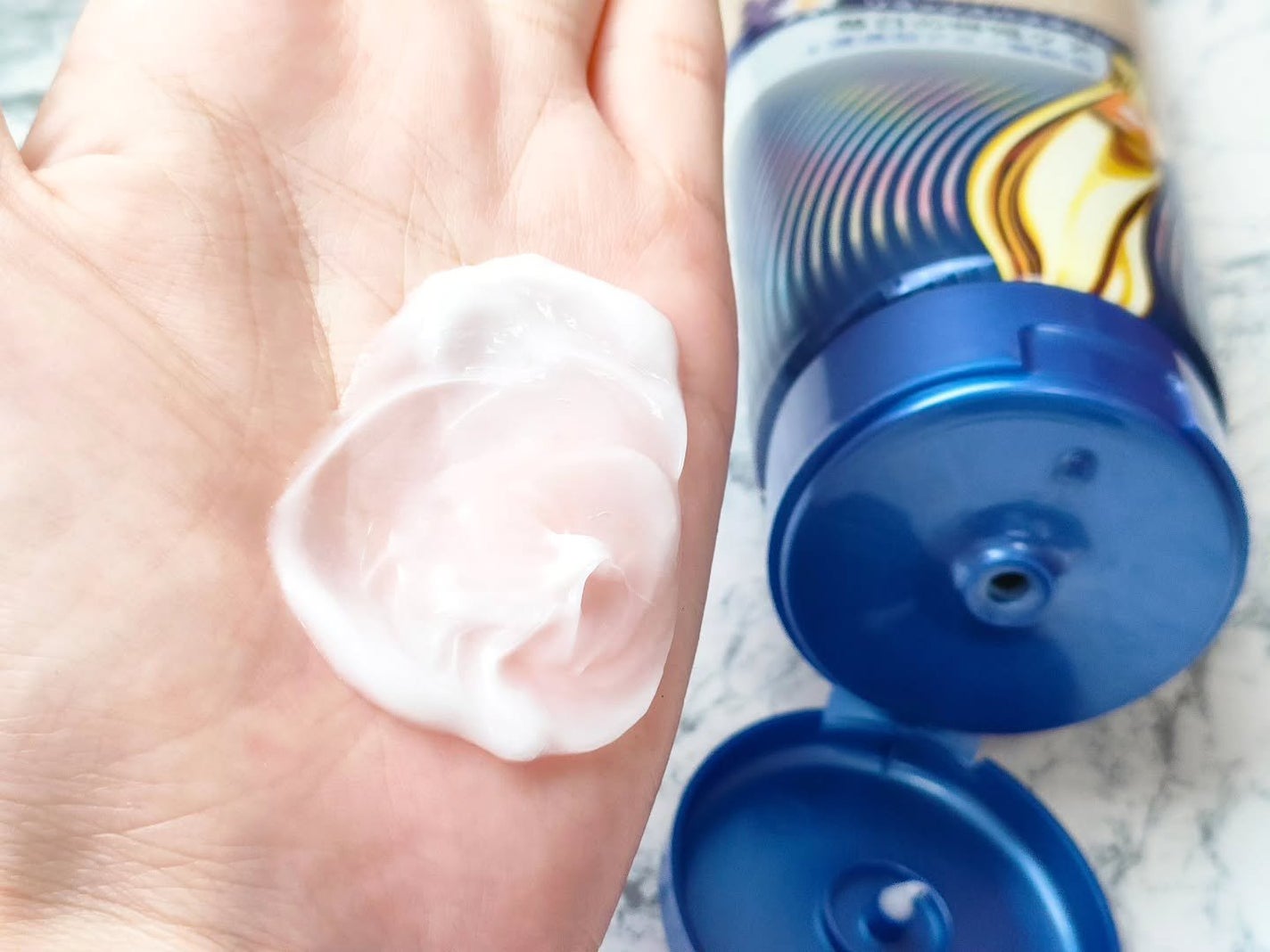 ラックス スーパーリッチシャイン リラックスナイトケア まとまりチューブトリートメント/LUX/洗い流すヘアトリートメントを使ったクチコミ(3枚目)