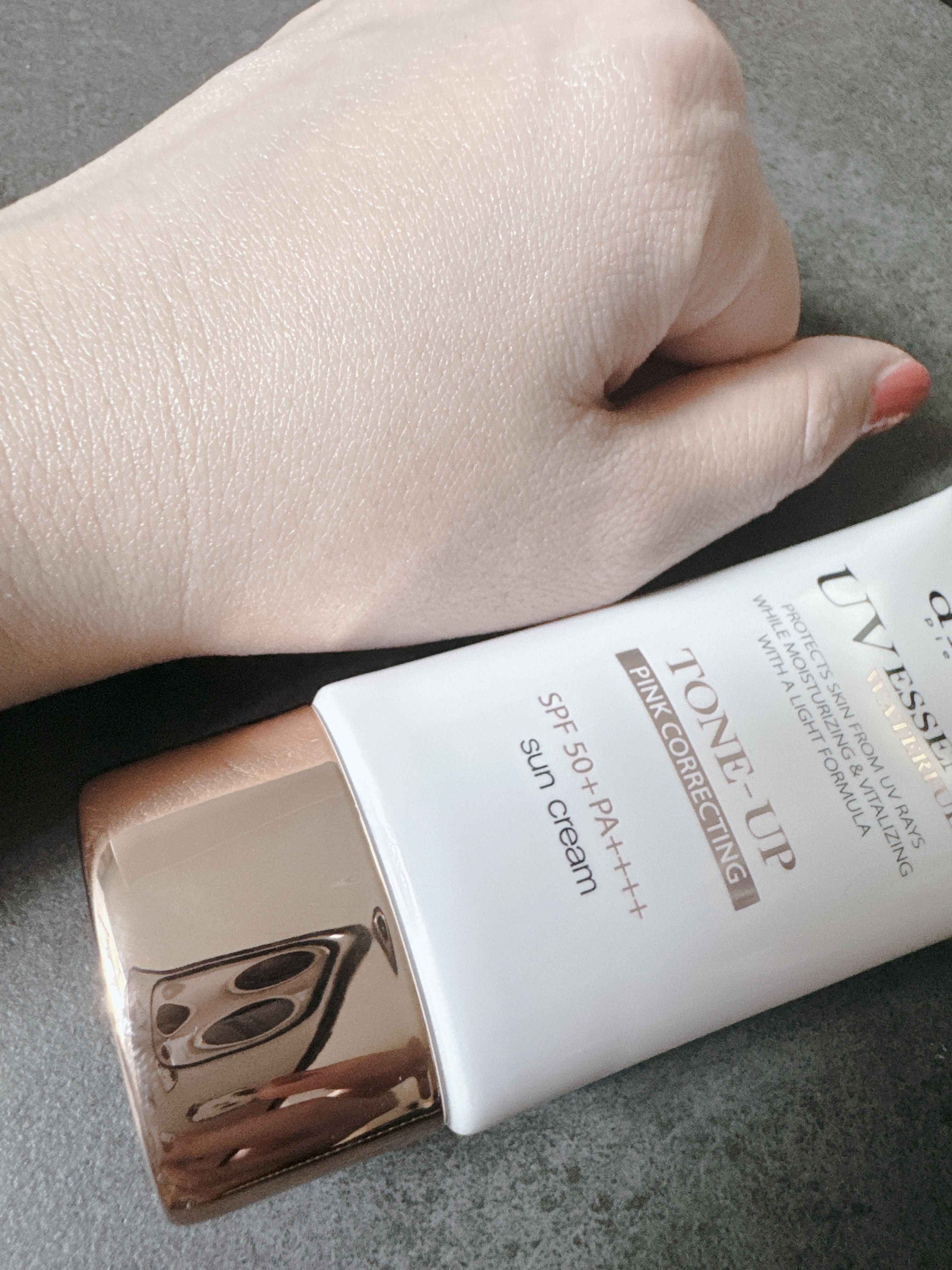 ウォータフルトーンアップサンクリーム/ダルバ/日焼け止めクリームを使ったクチコミ（3枚目）