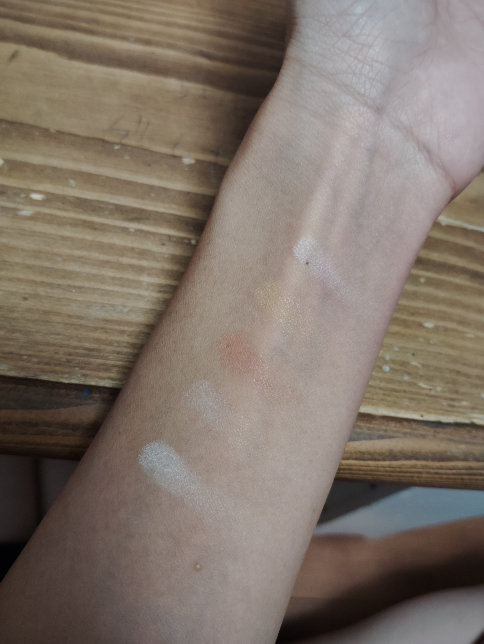 パステルヴェールコンシーラー/キャンメイク/パレットコンシーラーを使ったクチコミ（3枚目）