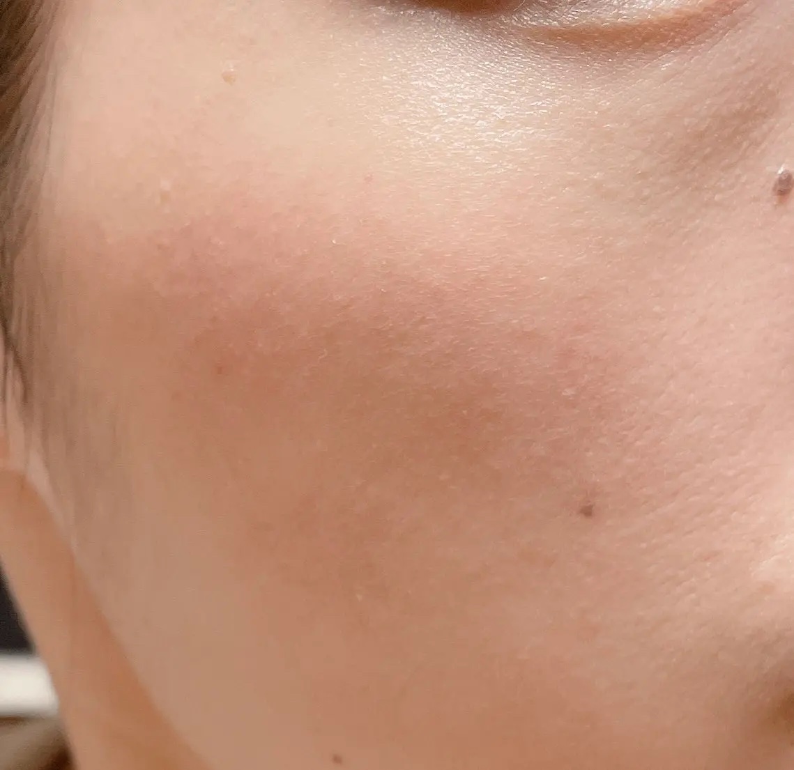 イージーデュー メラB トーニングアンプルクッション/Easydew/クッションファンデーションを使ったクチコミ（3枚目）