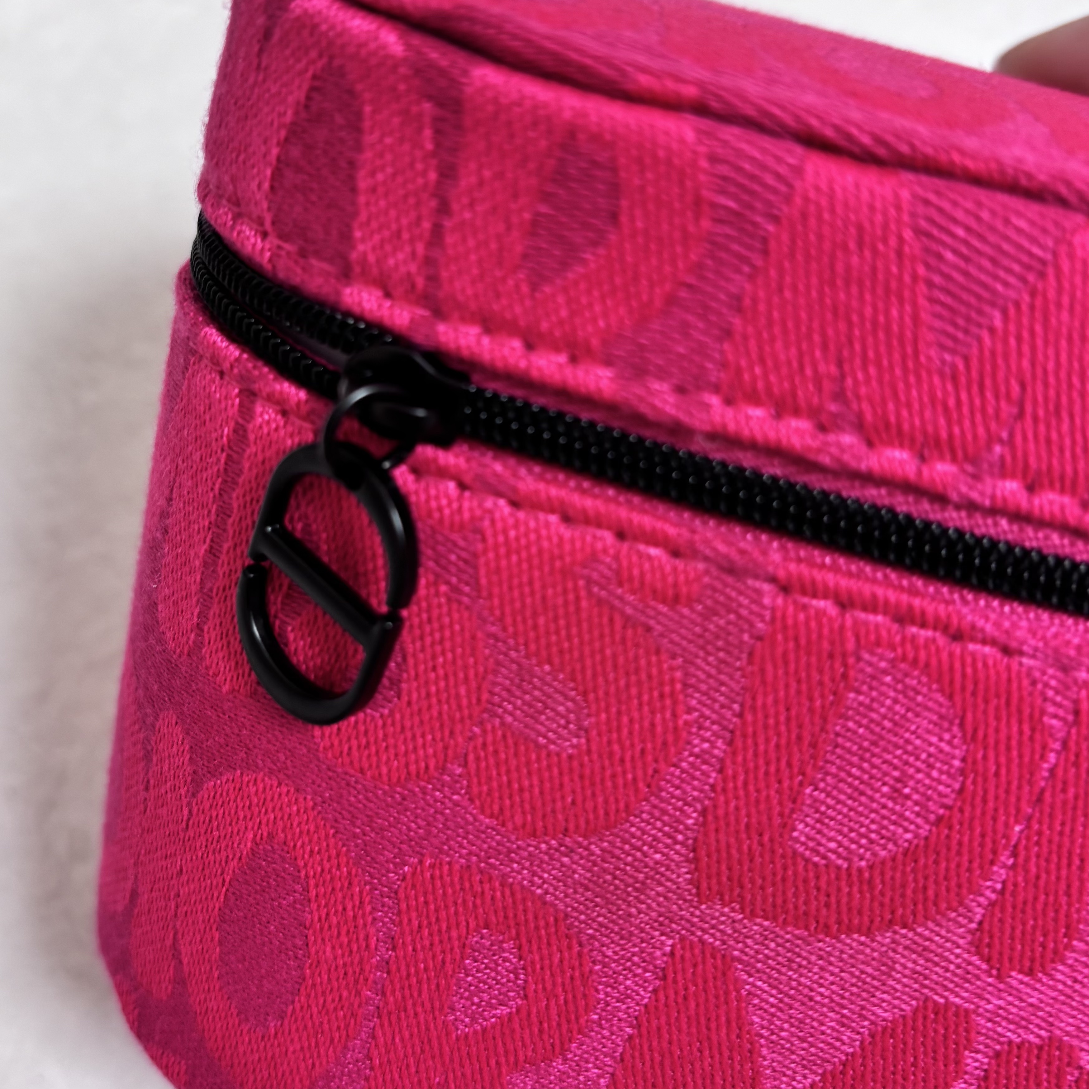 バックステージ ロージー グロウ スティック 063 ピンク ライラック/Dior/チークを使ったクチコミ（2枚目）