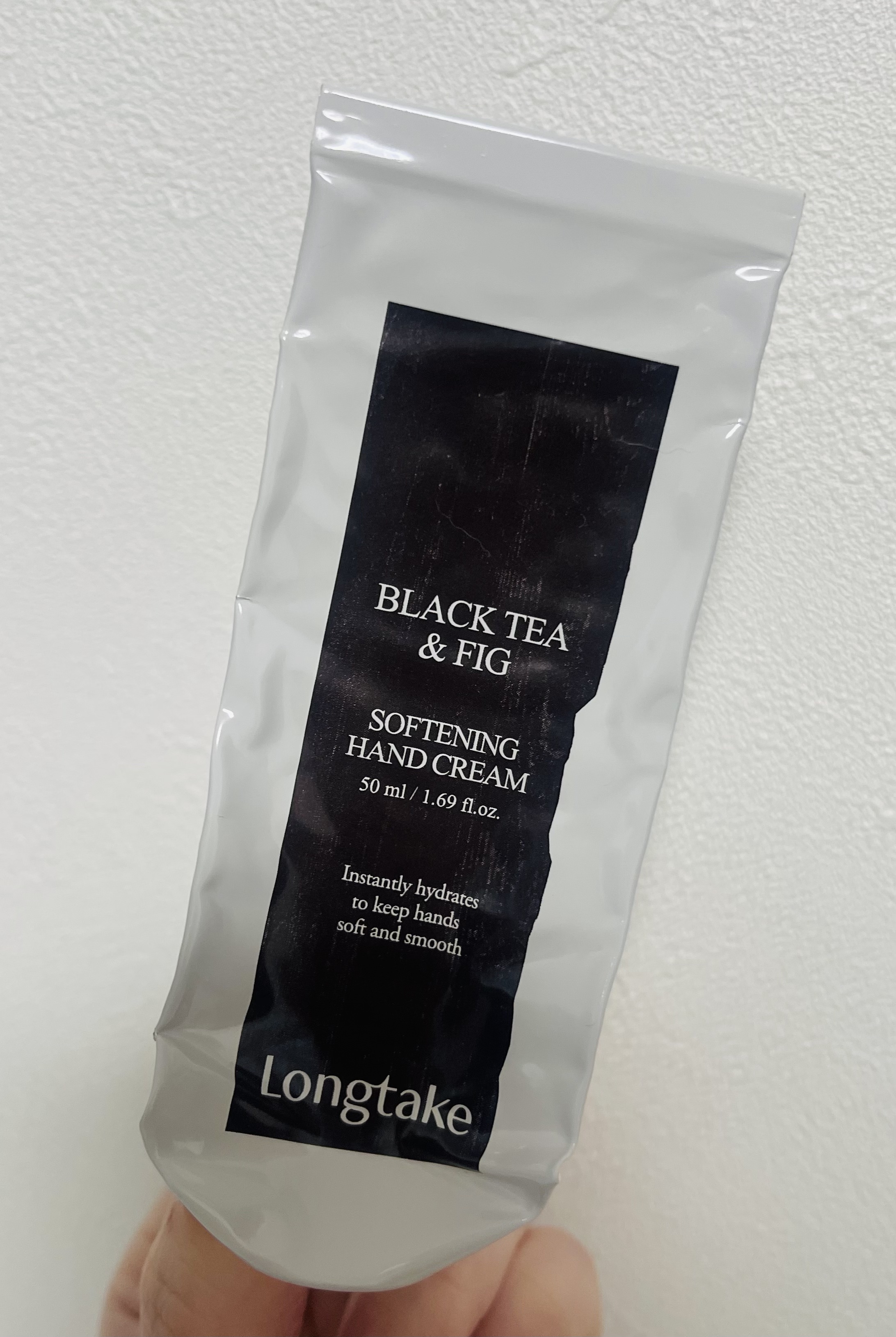 使い切り
Longtake
BLACK TEA&FIG SOFTENING BODY LOTION

ハンドクリームとしてはクセがなく使いやすい！
香りは落ち着いたウッディ系
大人女子におすすめ
#夏の美ボディ計画 