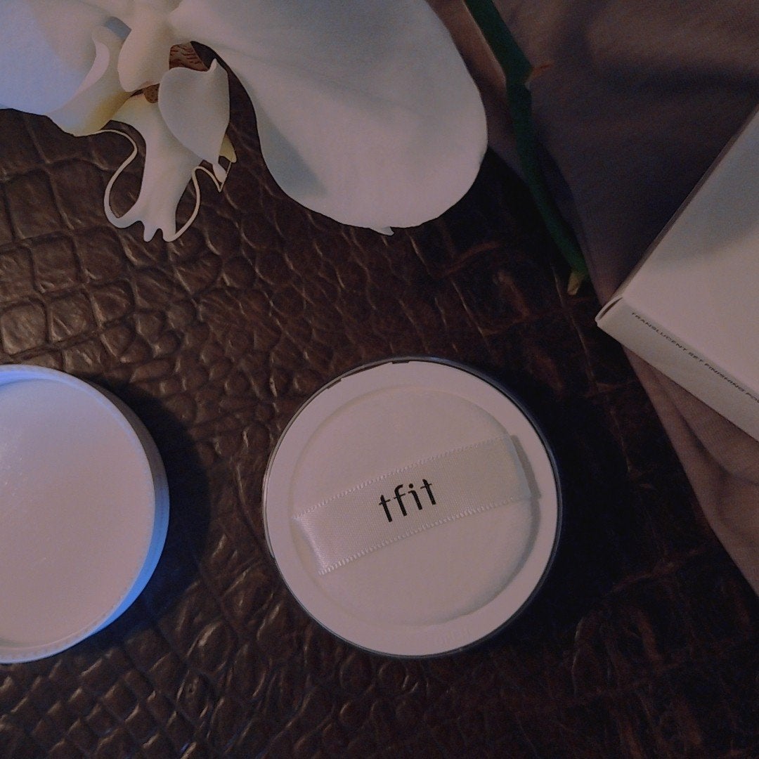 mcgroupakiko on LIPS 「紫と言っても多種あるように同じお顔の中でも赤み、青み、黄みがか..」(5枚目)