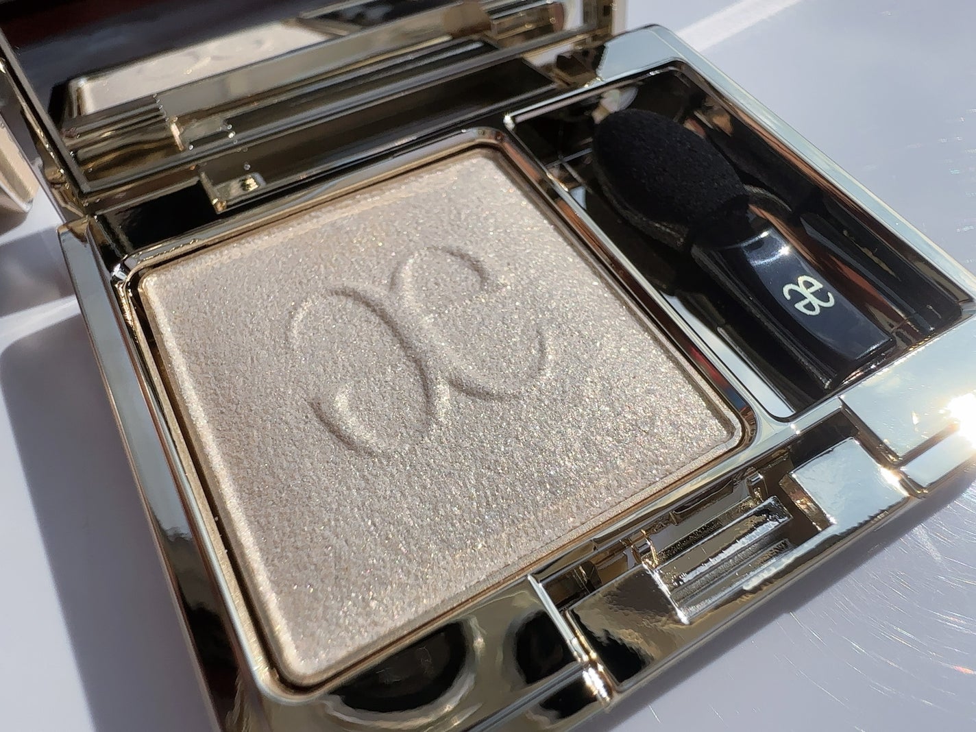 エレガンス プレジール アイズ/Elégance/単色アイシャドウを使ったクチコミ(1枚目)