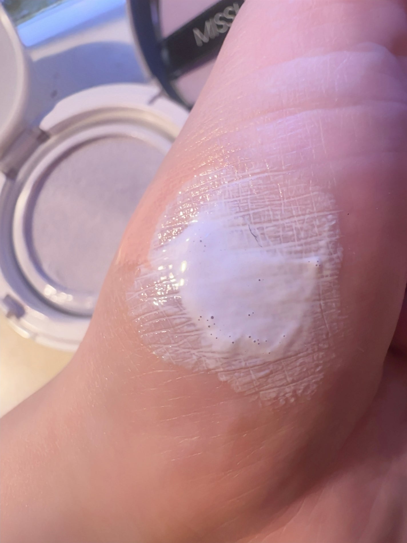 M クッションベース(ピーチ)/MISSHA/化粧下地を使ったクチコミ(4枚目)