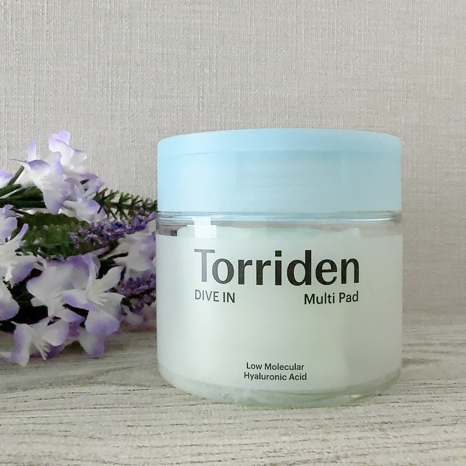 いつぞやのメガ割で買って忘れたまましまってたのを思い出して急いで開けた！

最近トリデンの化粧水を使っていいかも！
と思ってたところなので記憶が呼び起こされたのかも、、😇

デコボコ面で拭き取り、やわらかい面で磨くと説明にあったけどどっち