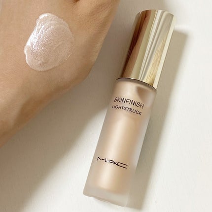 スキンフィニッシュ ライトストラック リキッド ハイライター/M・A・C/リキッドハイライトを使ったクチコミ(4枚目)