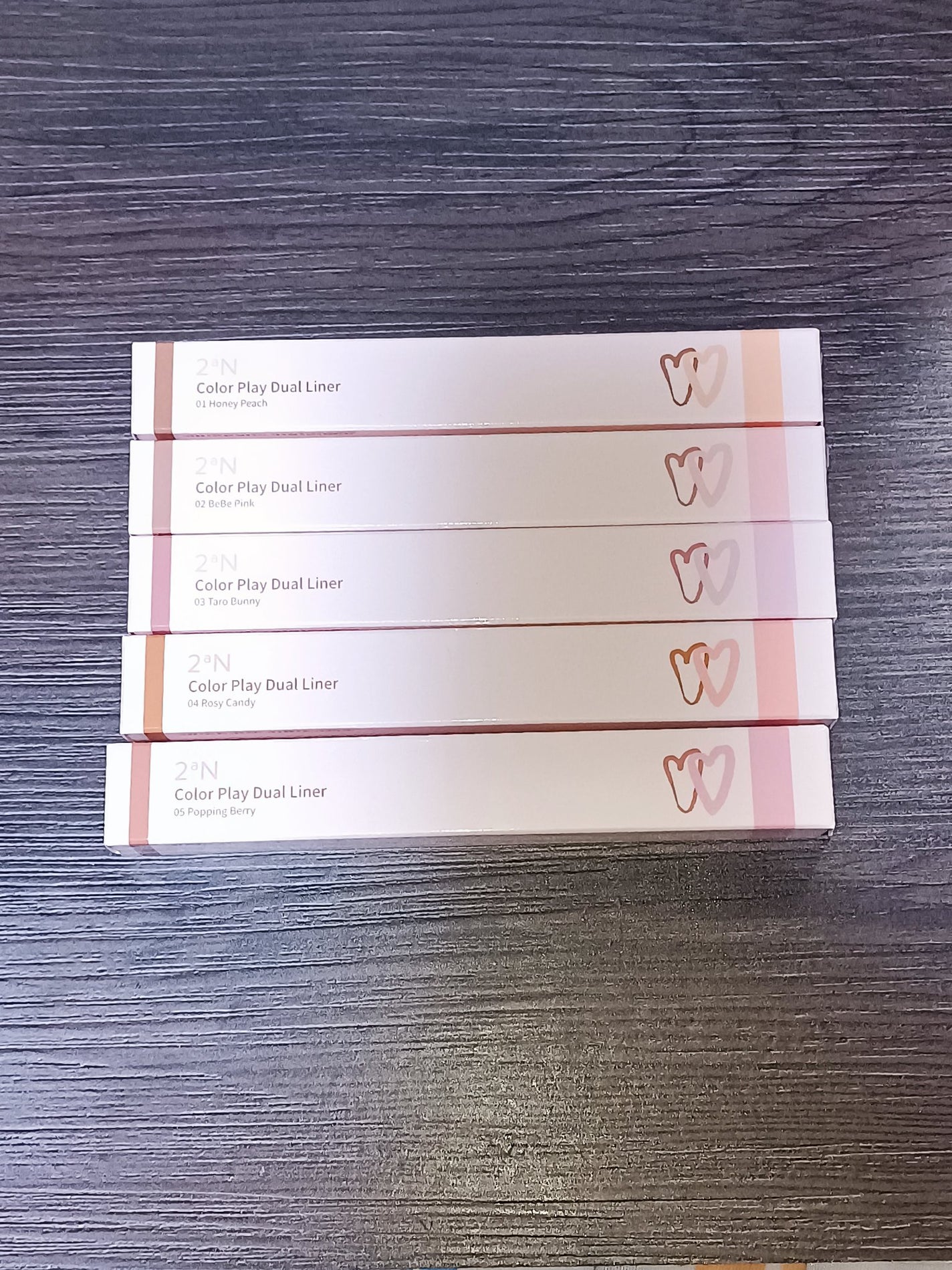 カラープレイデュアルライナー/2aN/スティックアイシャドウを使ったクチコミ(8枚目)