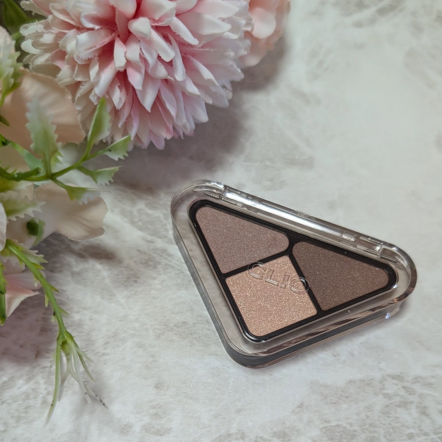 エッセンシャル シャドウ タップ/CLIO/アイシャドウパレットを使ったクチコミ（2枚目）