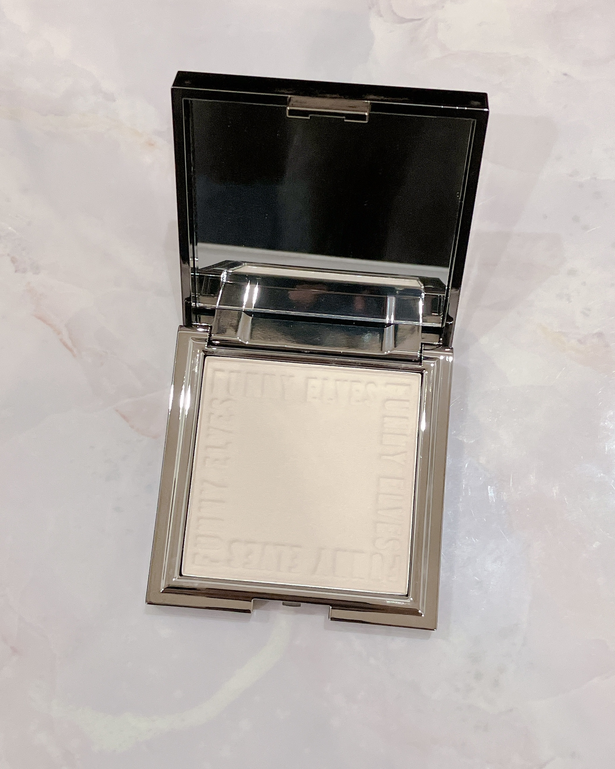 ソフトマットプレストパウダー/FUNNY ELVES方里/プレストパウダーを使ったクチコミ（2枚目）