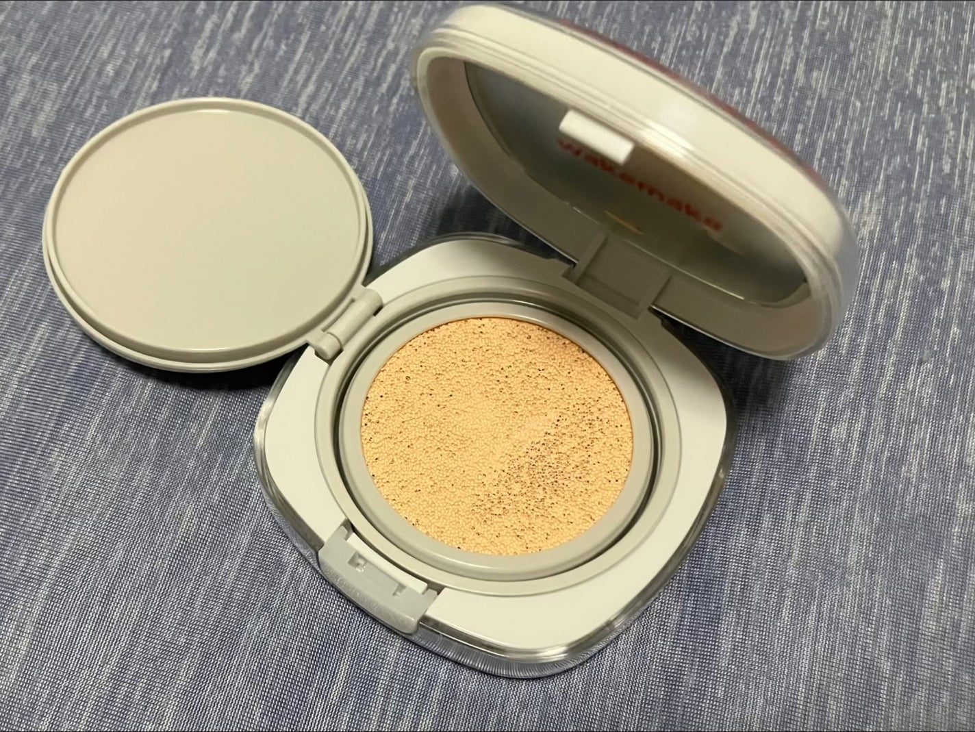 シームレスウェアクッション/wakemake/クッションファンデーションを使ったクチコミ(2枚目)