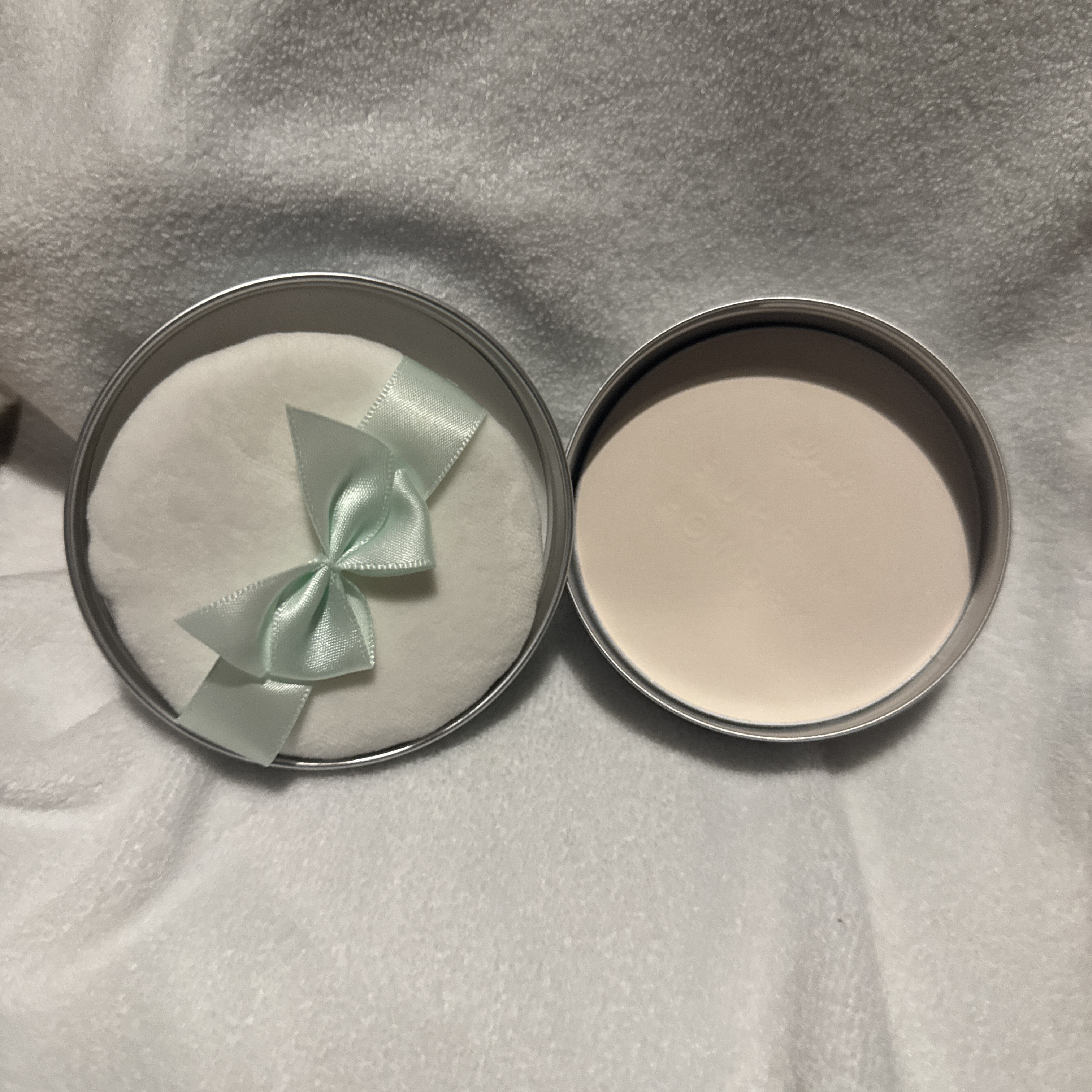 クラブ　すっぴんパウダーC ライムミントの香り/クラブ/プレストパウダーを使ったクチコミ（2枚目）