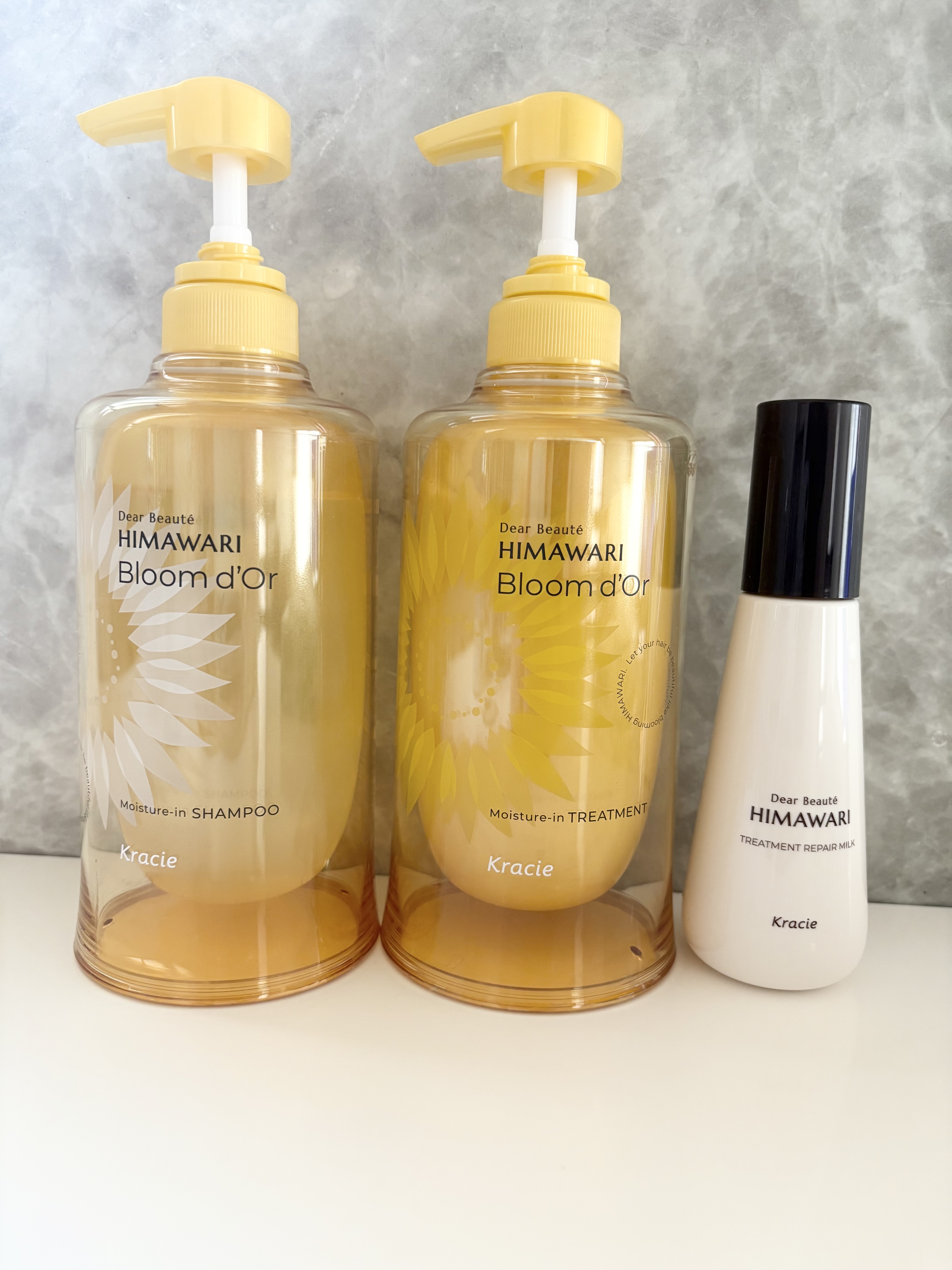 #PR
ディアボーテ ブルームドール 
モイスチャーイン
シャンプー、トリートメント、リペアミルク

乾燥による髪のうねり、パサつきケアに、ディアボーテ最高峰シリーズ！
使うたび、内部密度を高めてくれます

摩擦が少なくて頭皮にも優しく感じ