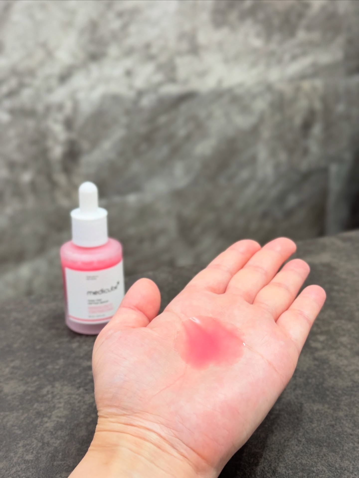 PDRNピンクアンプル PDRN 10,000ppm配合/MEDICUBE/美容液を使ったクチコミ（3枚目）