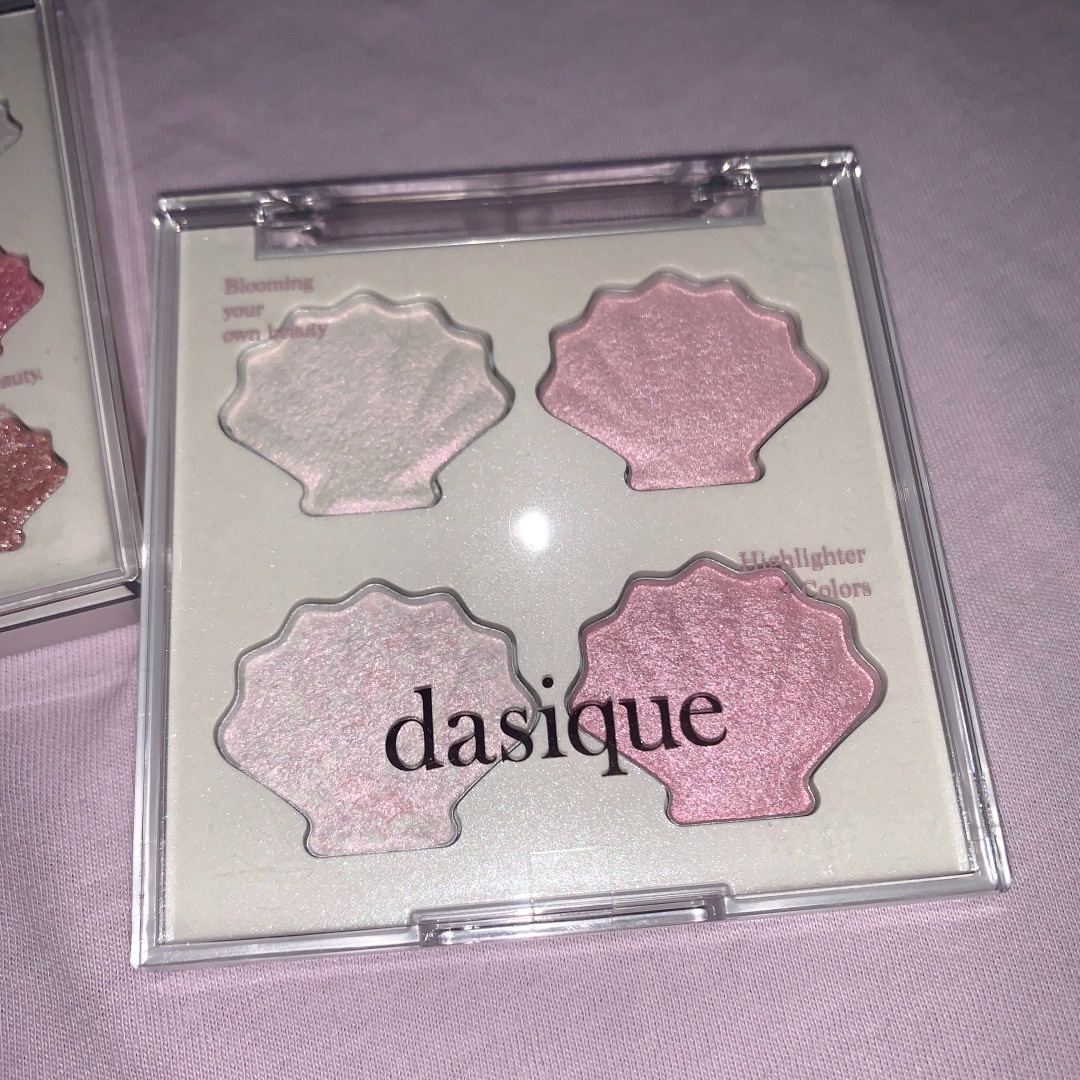 シャイングロイハイライターパレット/dasique/クリームハイライトを使ったクチコミ（2枚目）