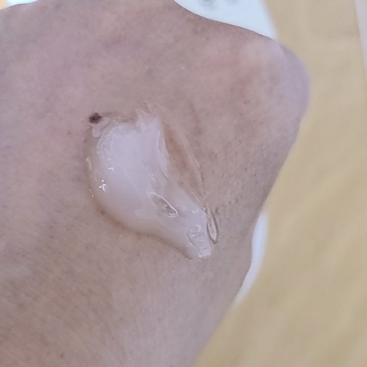 ともみ on LIPS 「#Qoo10メガ割#Qoo10#メガ割#メガ割おすすめ#BnD..」(4枚目)