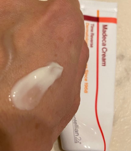 マデカクリームタイムリバース/センテリアン24/フェイスクリームを使ったクチコミ(2枚目)