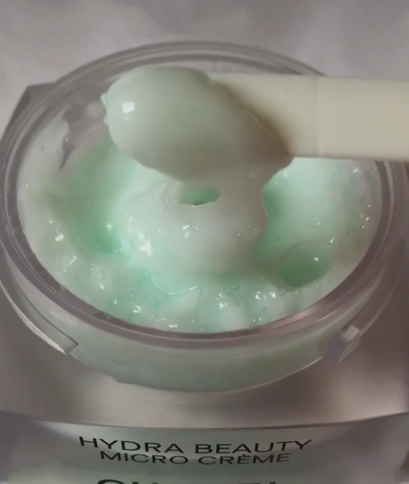 イドゥラ ビューティ マイクロ クリーム/CHANEL/フェイスクリームを使ったクチコミ（3枚目）