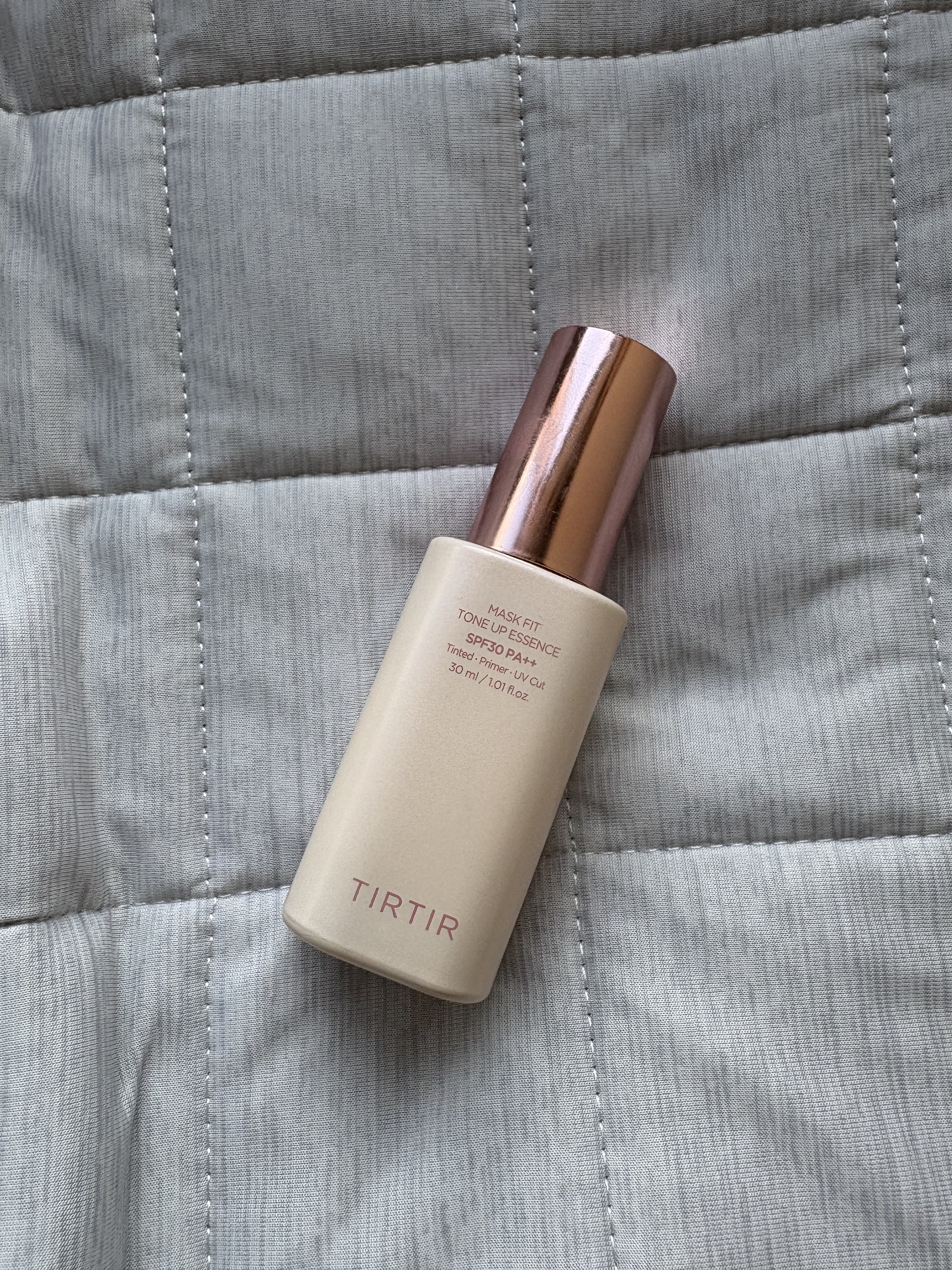 TIRTIR(ティルティル) マスクフィットトーンアップエッセンスのクチコミ「人気の定番コスメ❣️

とにかく肌馴染みがよくて、使いやすい

変に白浮きせず、ナチュラルにカ.....」（1枚目）