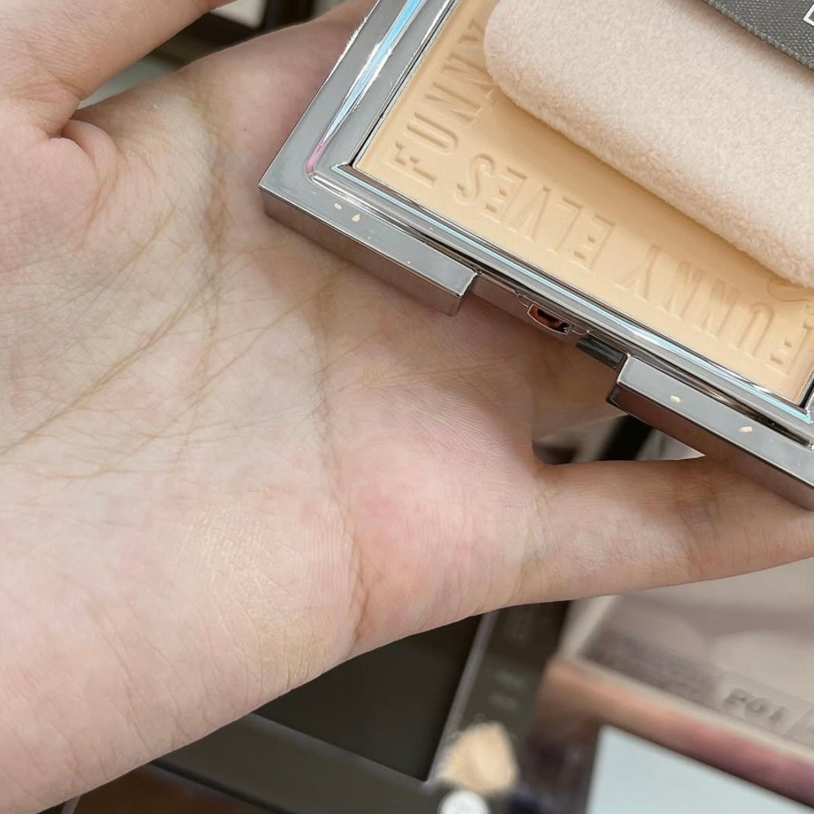 ソフトマットプレストパウダー/FUNNY ELVES方里/プレストパウダーを使ったクチコミ(2枚目)