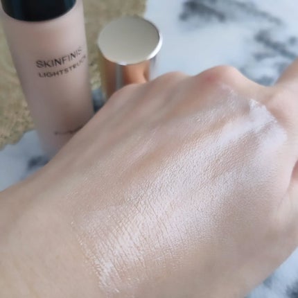 スキンフィニッシュ ライトストラック リキッド ハイライター/M・A・C/リキッドハイライトを使ったクチコミ(6枚目)