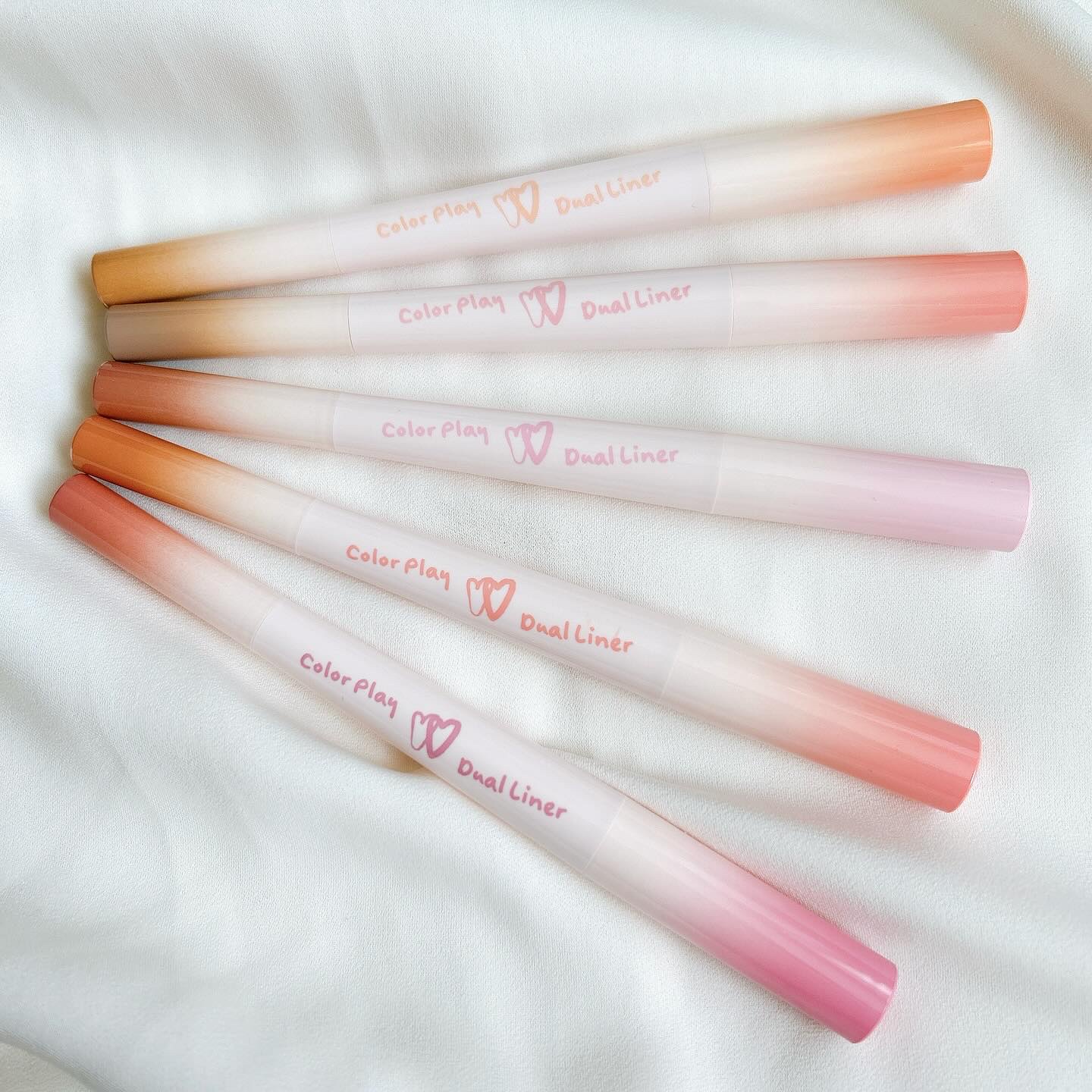 カラープレイデュアルライナー/2aN/スティックアイシャドウを使ったクチコミ（2枚目）