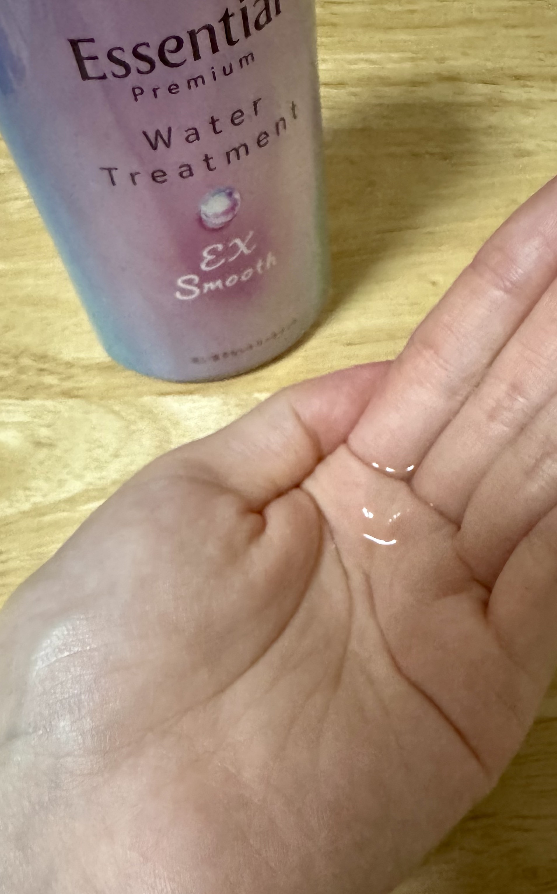 エッセンシャル プレミアム ウォータートリートメント EXスムース/エッセンシャル/アウトバストリートメントを使ったクチコミ（3枚目）