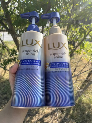 ラックス　スーパーリッチシャイン リラックスナイトケア シャンプー／コンディショナー/LUX/市販シャンプーを使ったクチコミ（1枚目）