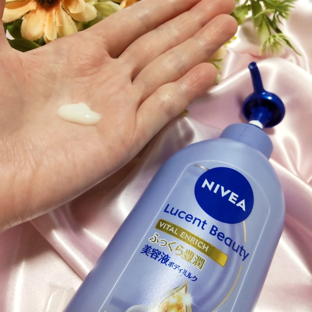 ニベア ルーセントビューティ バイタルエンリッチ ふっくら豊潤美容液ボディミルク カモミール&ローズの香り/ニベア/ボディミルクを使ったクチコミ（2枚目）