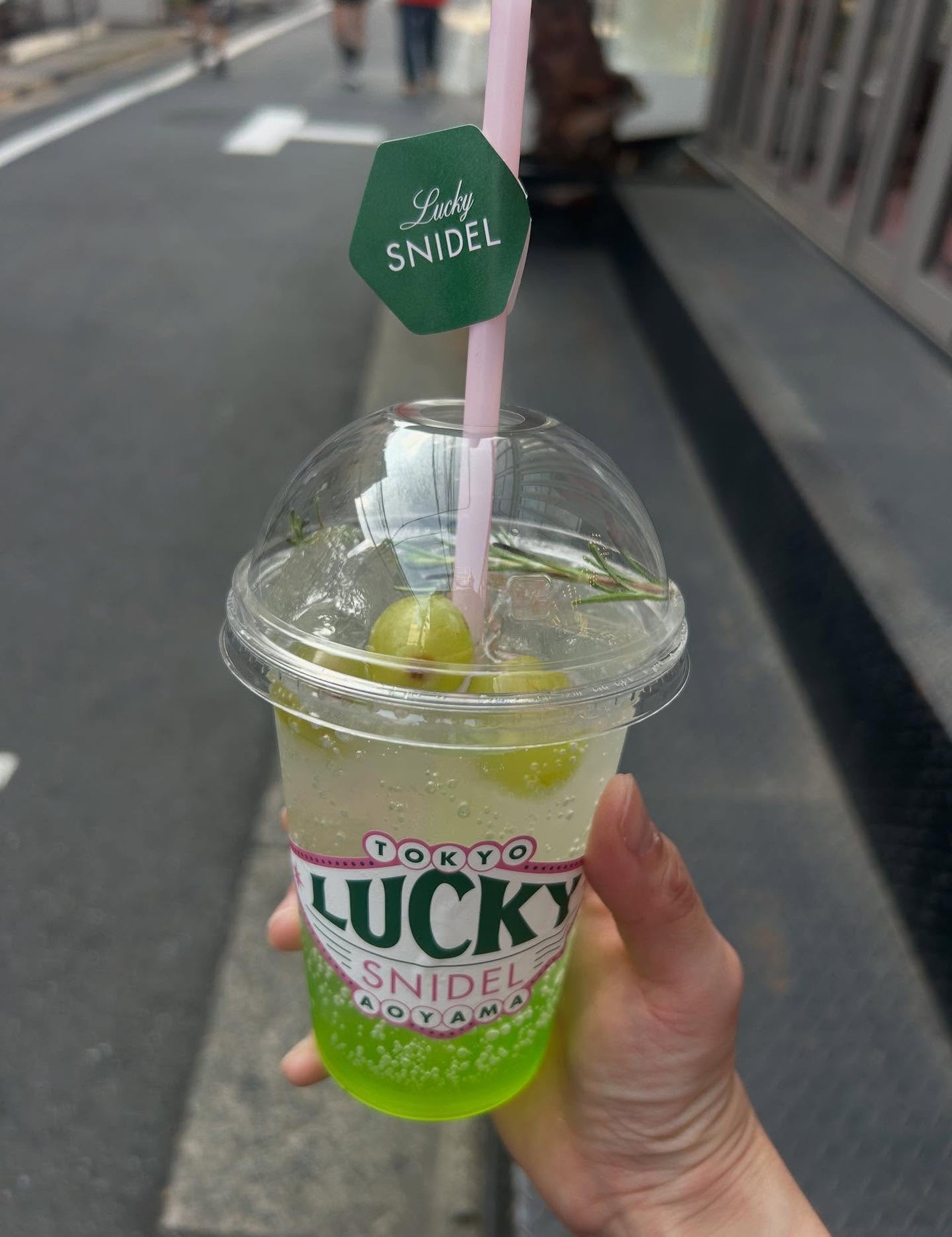 tomomið€ãã©ãã on LIPS ã2025幎12ææ«ãŸã§ã®æééå®ã·ã§ãã衚åéé§
ã«ããSNID..ãïŒ2æç®ïŒ