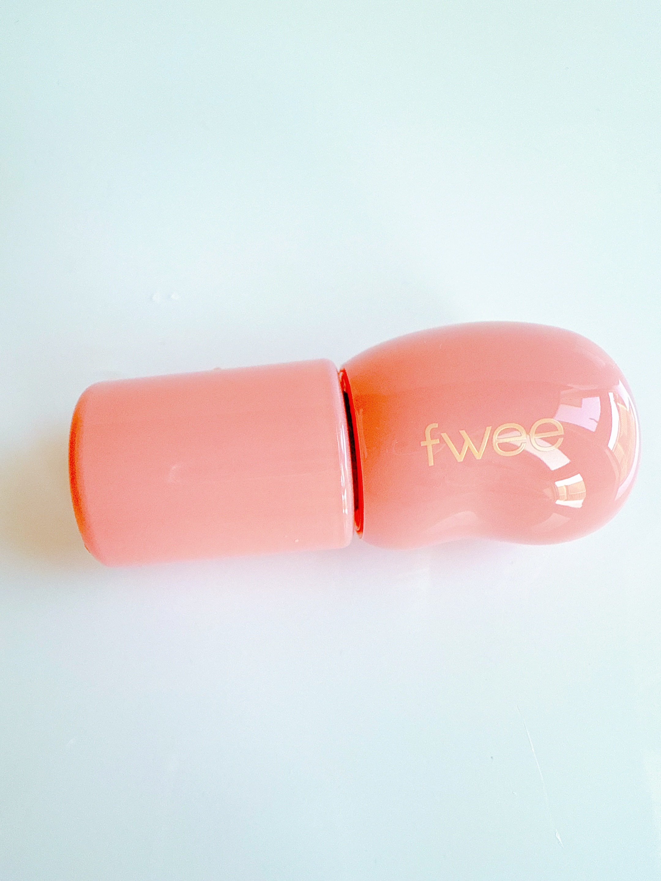 フィー 3Dボリューミンググロス/fwee/リップグロスを使ったクチコミ（3枚目）