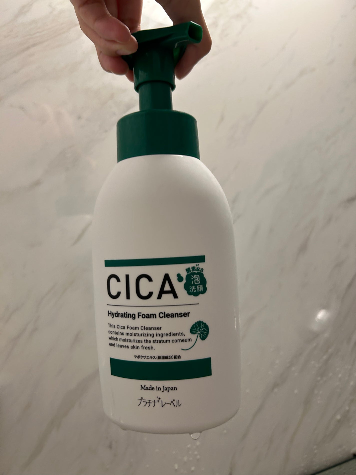 ピ♡ on LIPS 「シカの泡洗顔!朝スッキリします!泡で出てくるので、便利です!..」(1枚目)