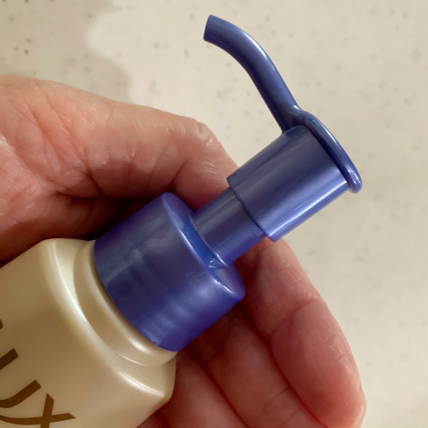 ラックス スーパーリッチシャイン リラックスナイトケア まとまりヘアミルク/LUX/ヘアミルクを使ったクチコミ(3枚目)