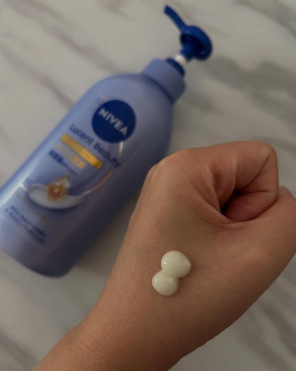 ニベア ルーセントビューティ バイタルエンリッチ ふっくら豊潤美容液ボディミルク カモミール&ローズの香り/ニベア/ボディミルクを使ったクチコミ(2枚目)