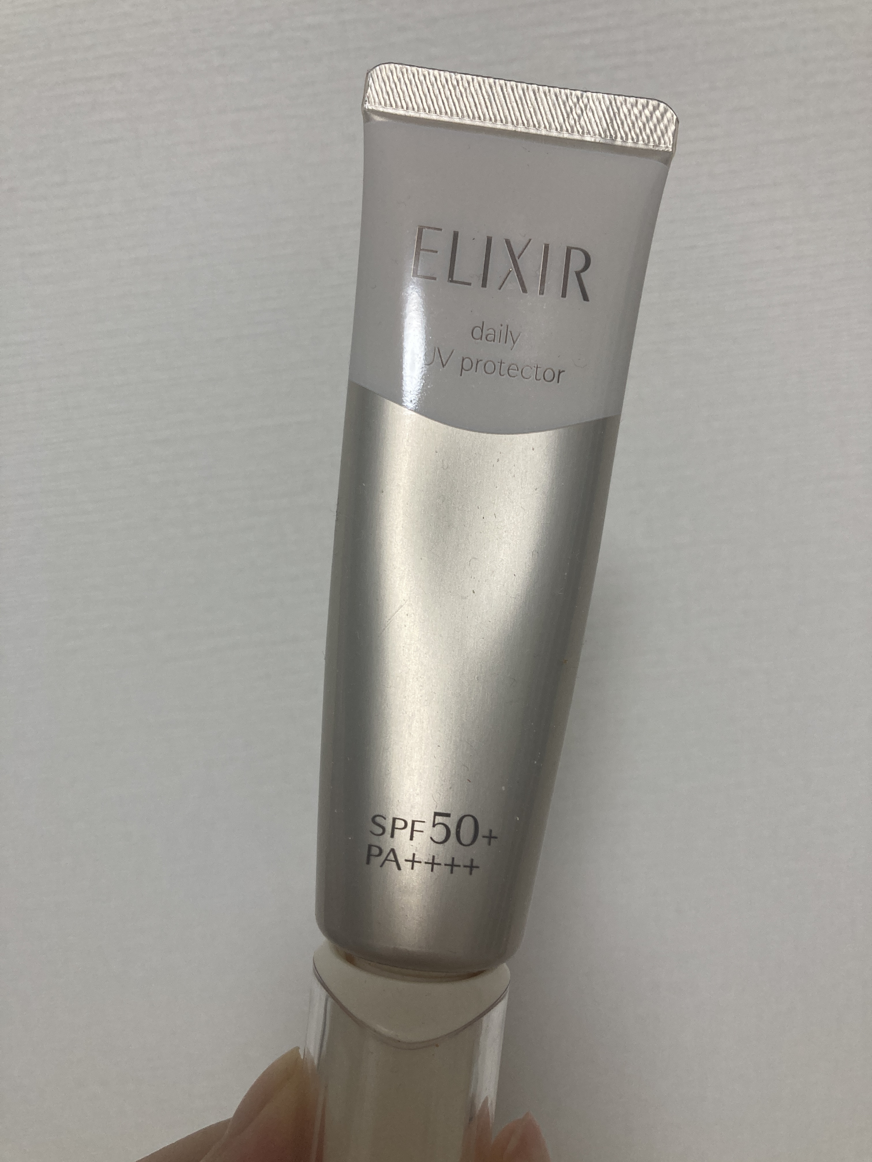 エリクシール
エリクシール シュペリエル デーケアレボリューション SP+

下地はプチプラじゃないものを使いたくて☺️☺️
乾燥しにくい気がします！


#夏の保湿ルーティン 
#日焼け止め下地 