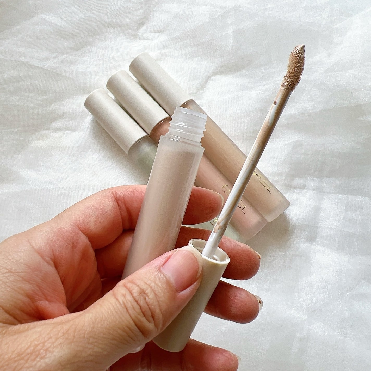 エシリアル セラムコンシーラー/excel/リキッドコンシーラーを使ったクチコミ(2枚目)