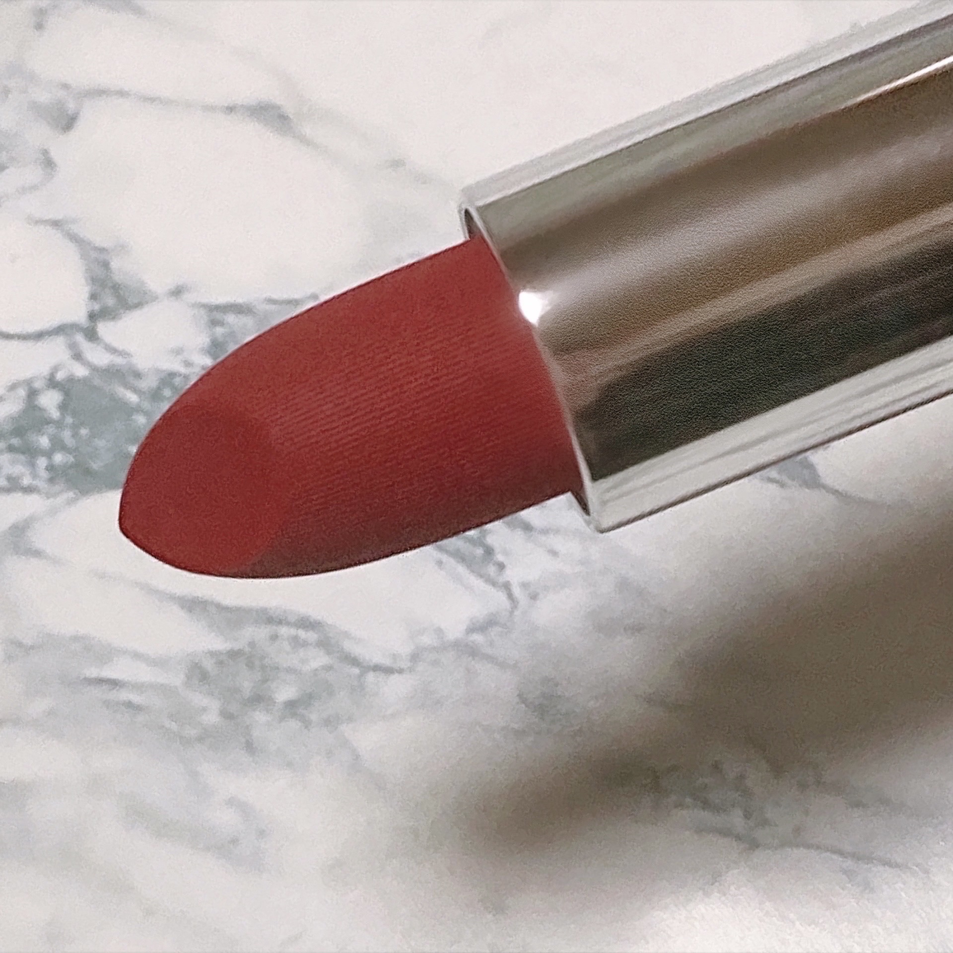 ラスティング フィニッシュ マシュマロエアリー リップスティック 003 リンメルレッド/リンメル ロンドン/口紅を使ったクチコミ（2枚目）